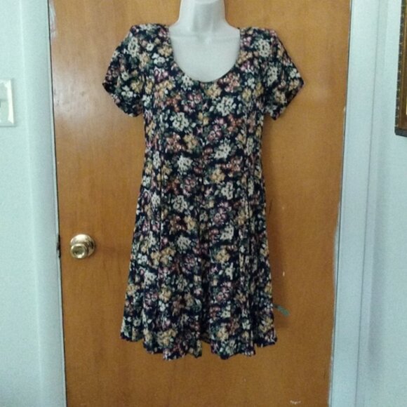 Dress/Romper Bundle - Picture 7 of 9